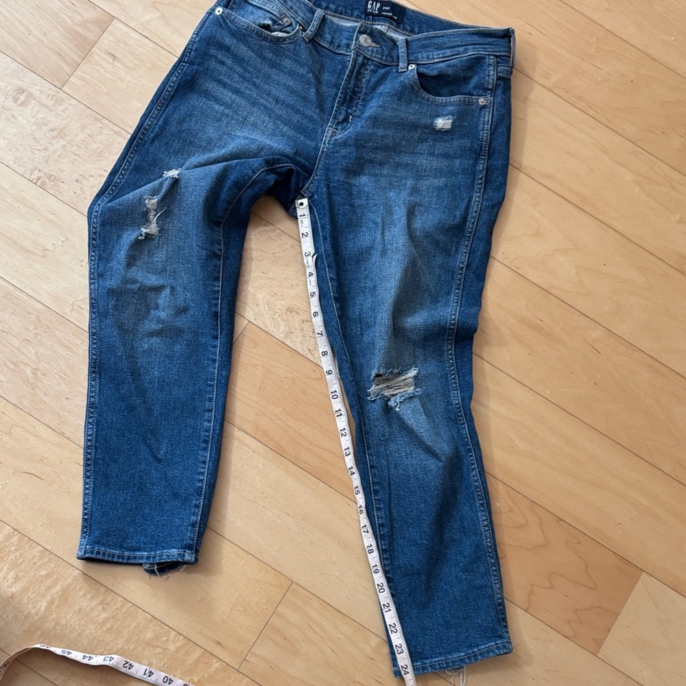 GAP Distressed Vintage Slim 29s Jeans in Deep Blue